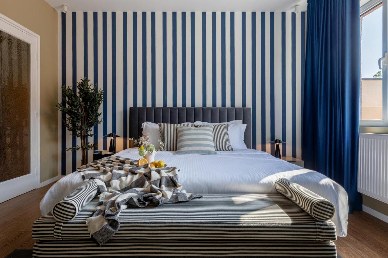 Holt - Dolce In Napoli Apartment Bucharest Luaran gambar