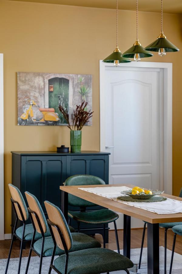Holt - Dolce In Napoli Apartment Bucharest Luaran gambar